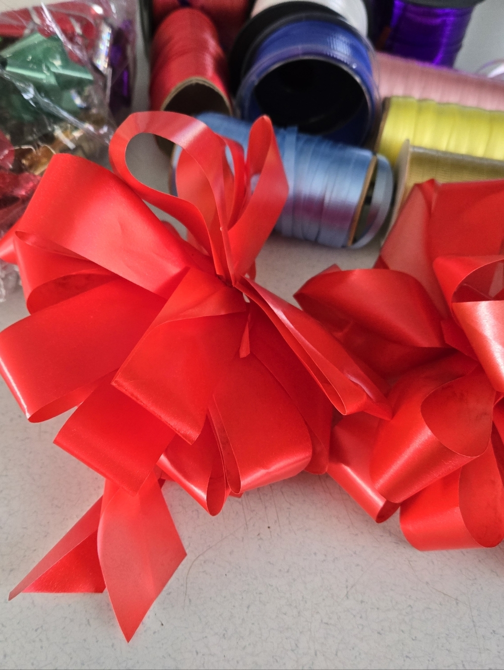 Gift Wrapping Bows And Ribbons Lot - Picture 4 of 5